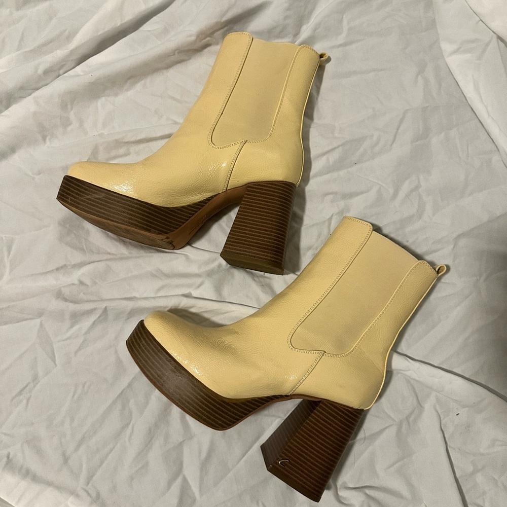 Circus by Sam Edelman Cream Heeled Boots